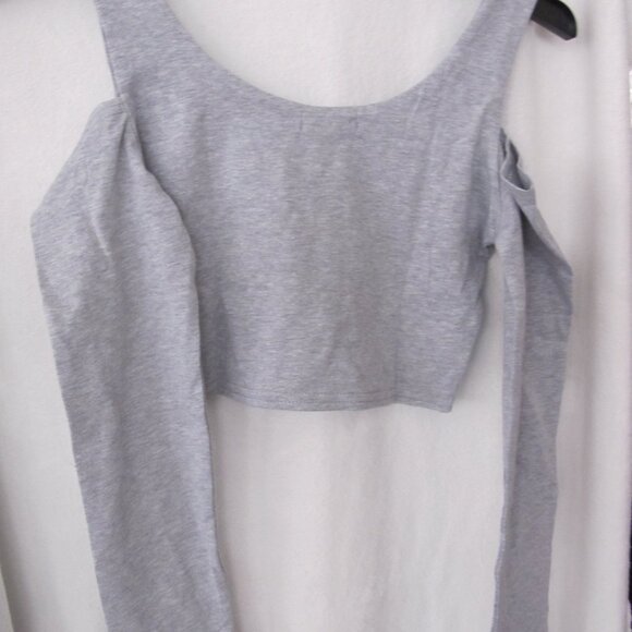 NWT - PrettyLittleThing Cotton Cold Shoulder Crop Top - Picture 9 of 9